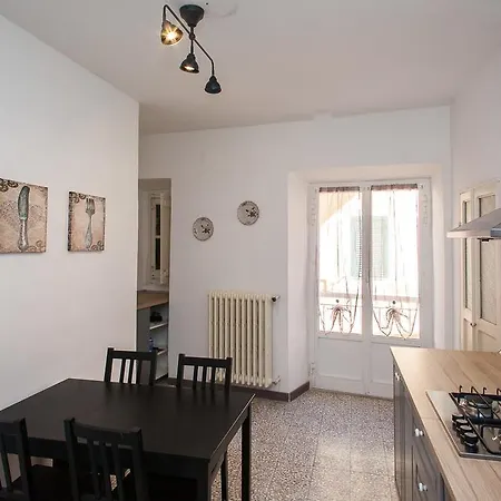 Casa Carducci - Spacious Historical Close To The Imperia