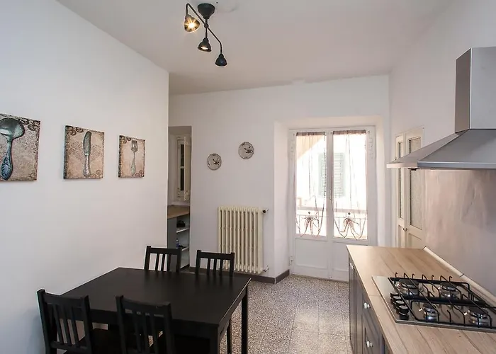 Casa Carducci - Spacious Historical Close To The Imperia